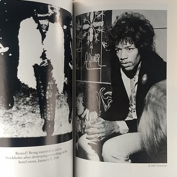 Scuse Me While I Kiss The Sky: The Life Of Jimi Hendrix, SC 1996 - Picture 5 of 13